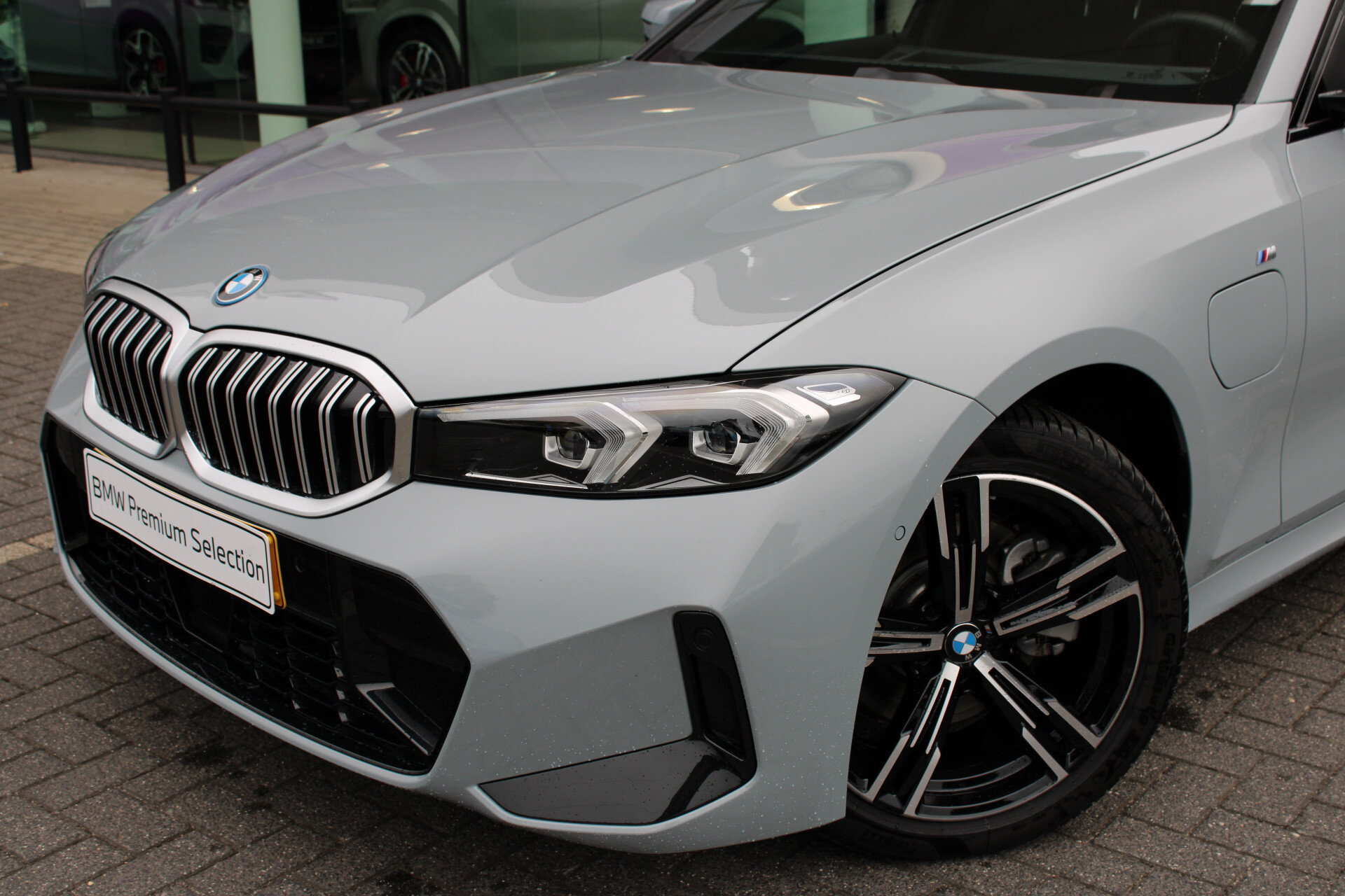 BMW 3 Serie Touring 330e M Sport Automaat - Afbeelding 2