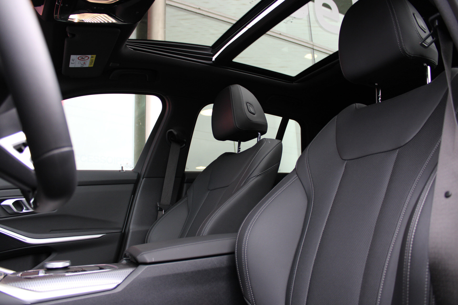 BMW 3 Serie Touring 330e M Sport Automaat - Afbeelding 4