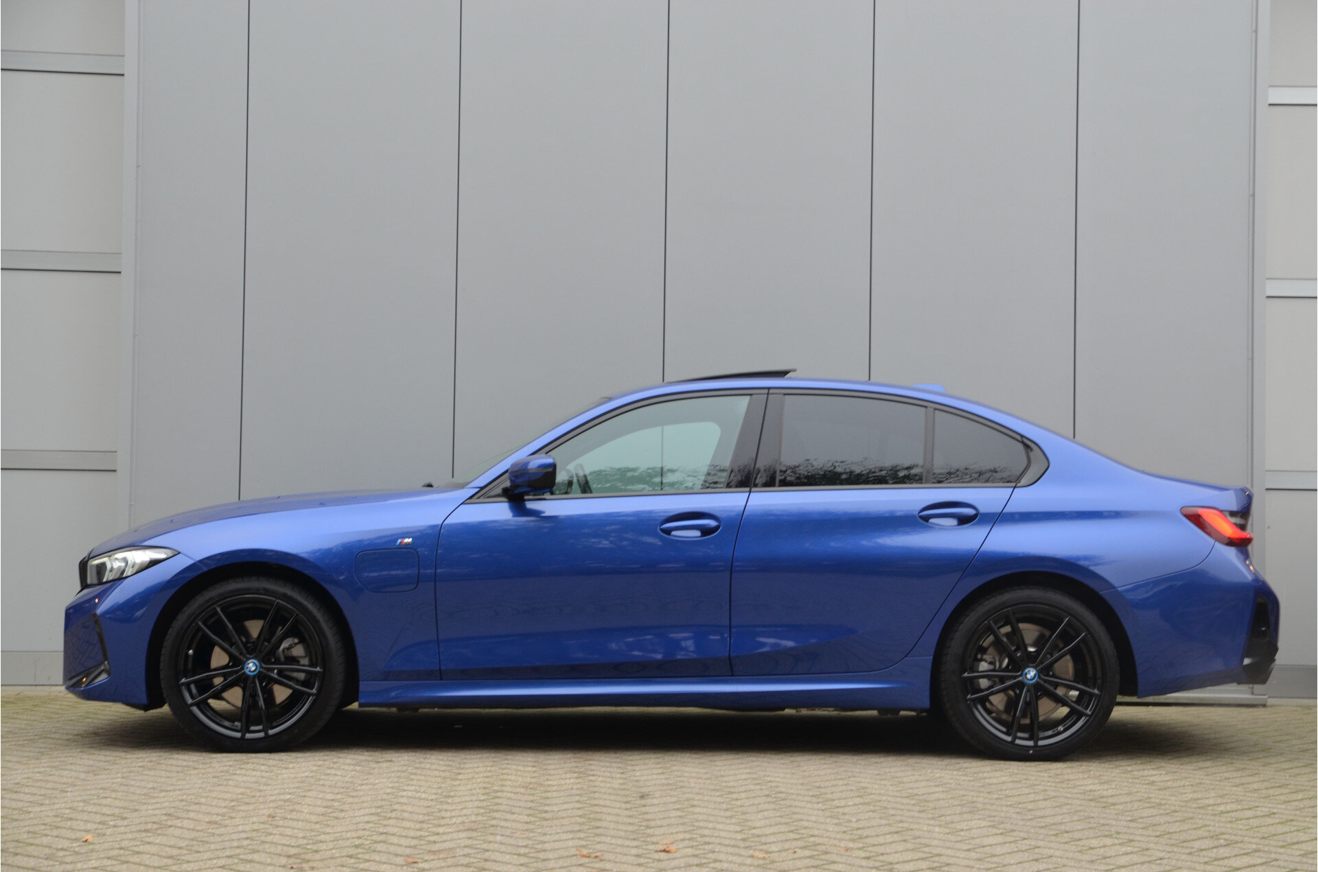 BMW 3 Serie 320e M Sport Automaat - Afbeelding 3