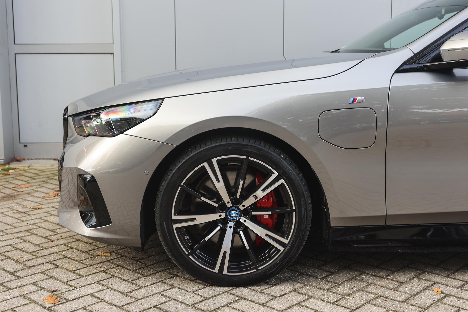 BMW 5 Serie Touring 550e xDrive M Sport Automaat - Afbeelding 4