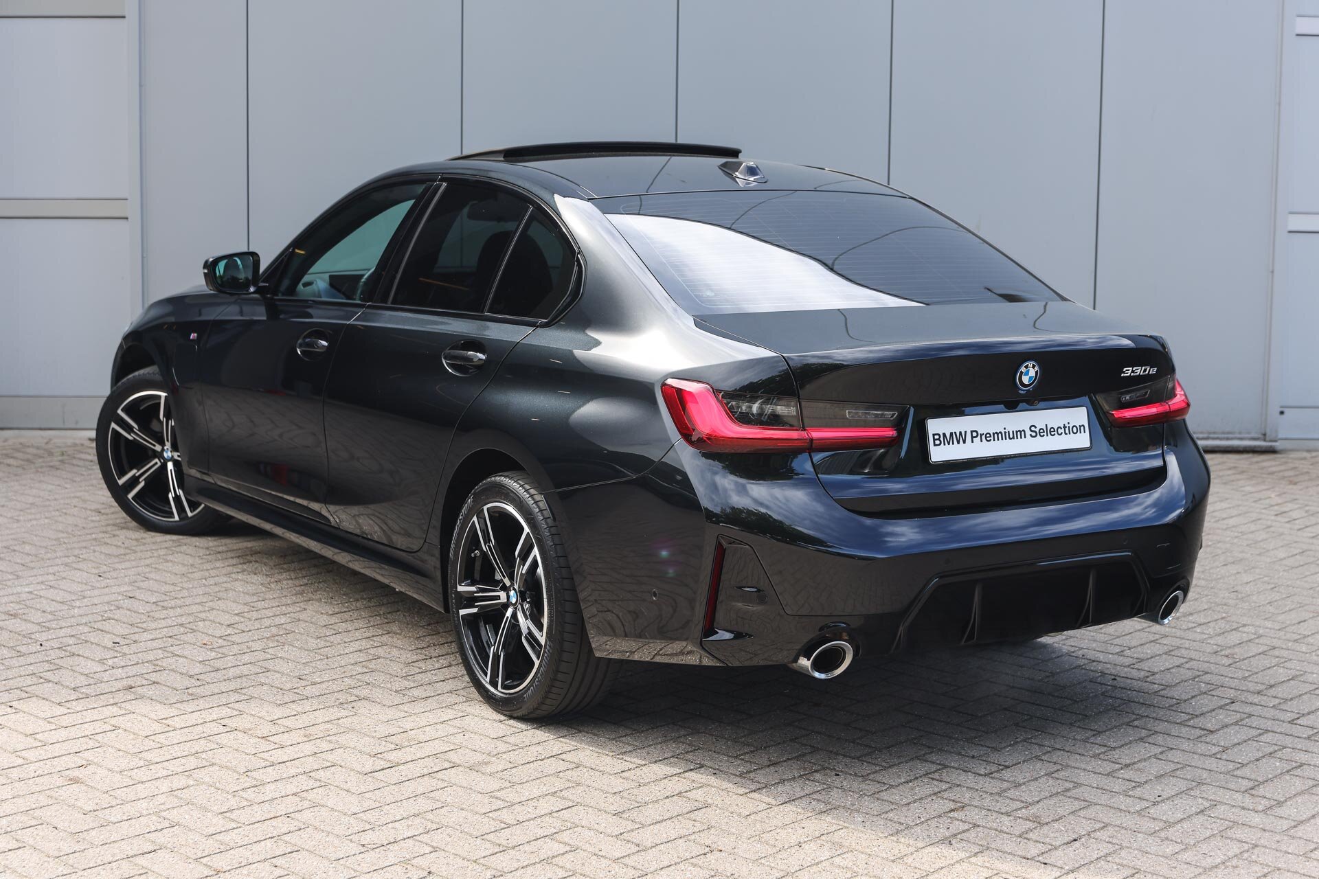 BMW 3 Serie 330e M Sport Automaat - Afbeelding 2