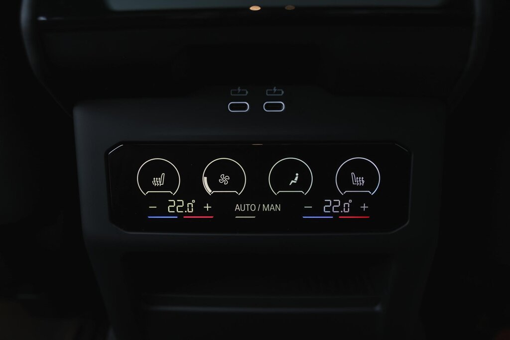 BMW i5 12