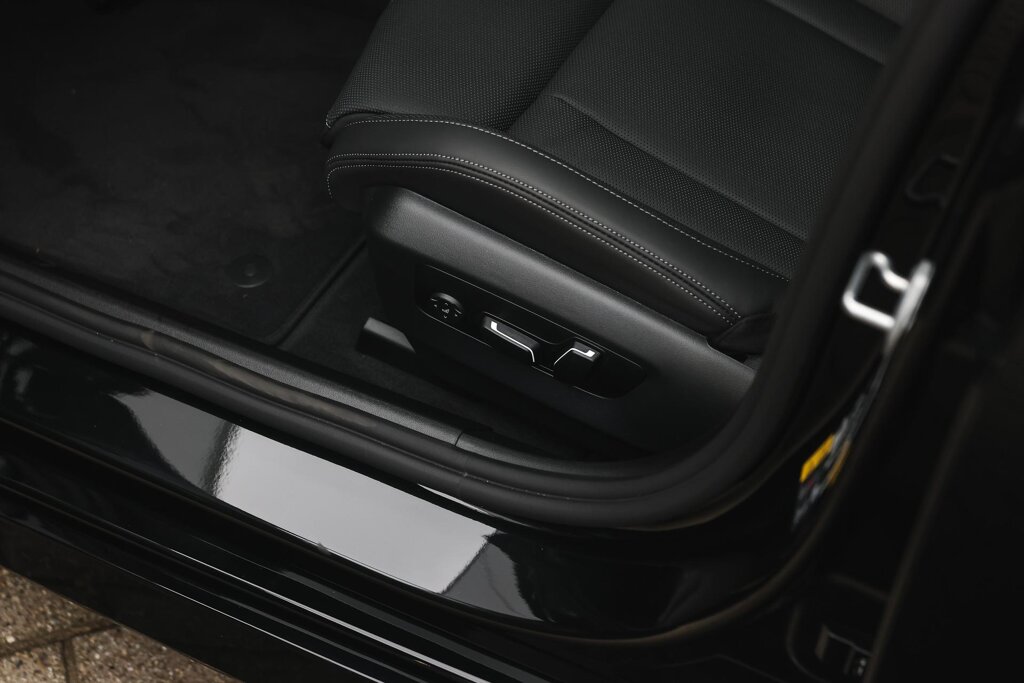 BMW i5 14