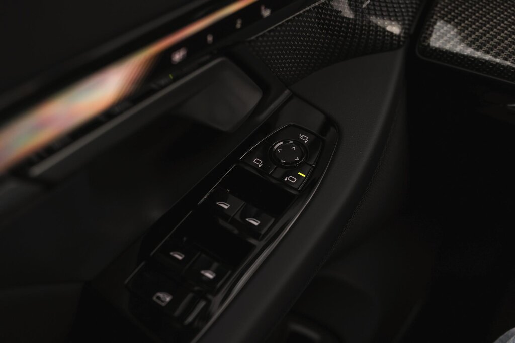 BMW i5 15