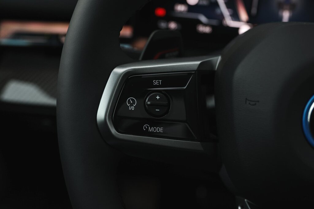 BMW i5 16