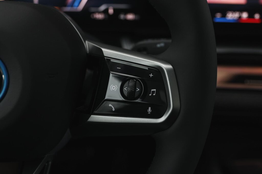BMW i5 17
