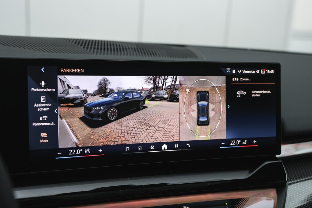 BMW i5 24