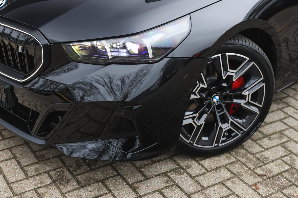 BMW i5 32