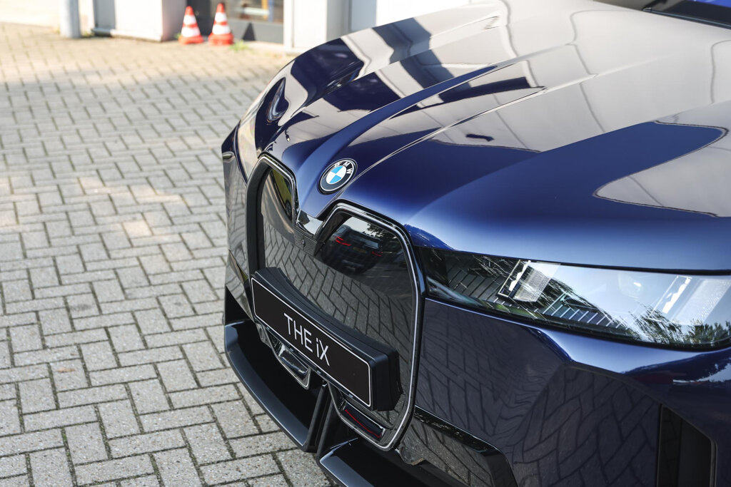 BMW iX 30