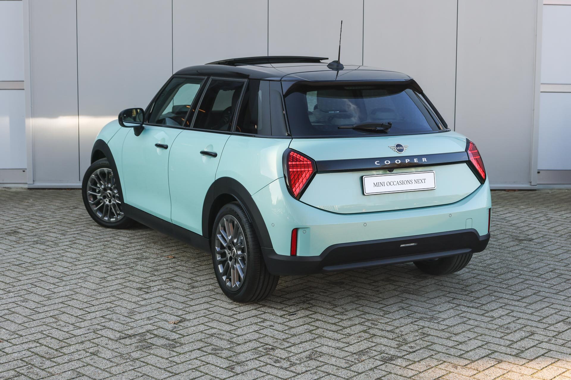 MINI 5-Deurs Hatchback Cooper C - Afbeelding 2