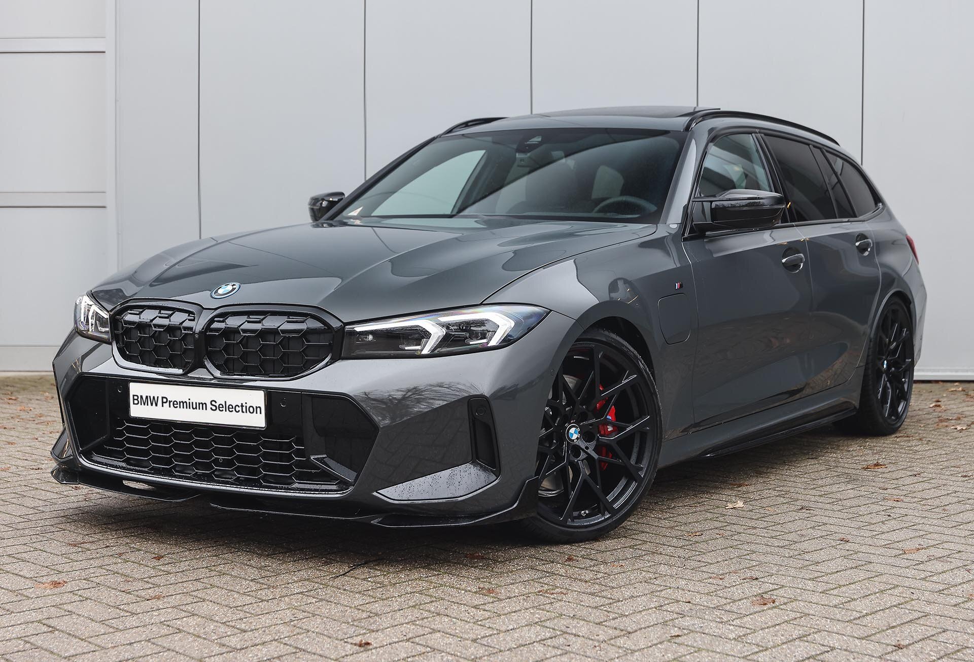 BMW 3 Serie Touring 330e High Executive M Sport Automaat