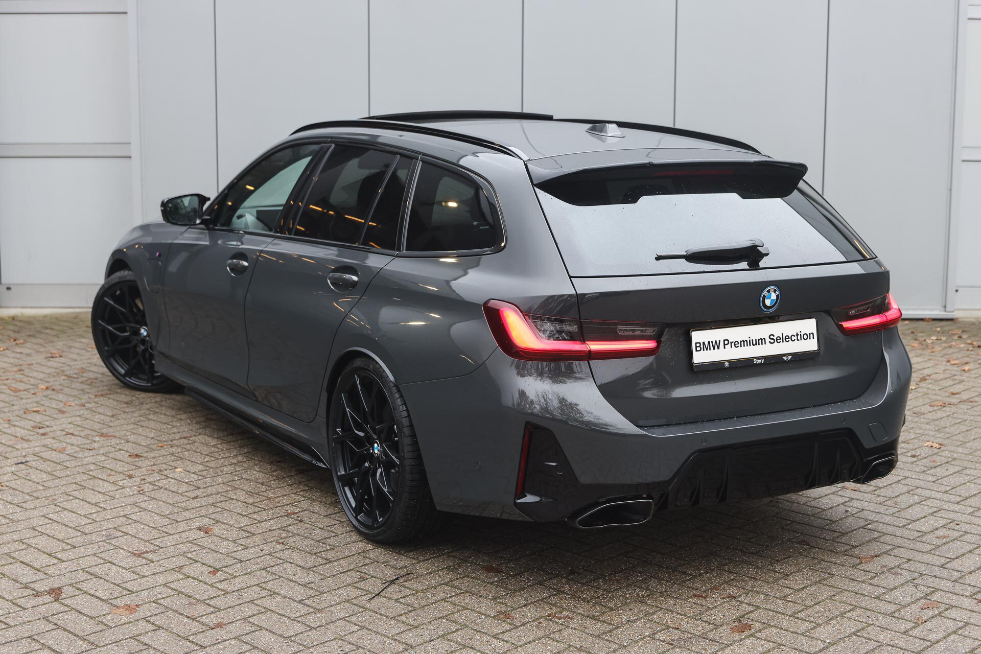 BMW 3 Serie Touring 330e High Executive M Sport Automaat - Afbeelding 2