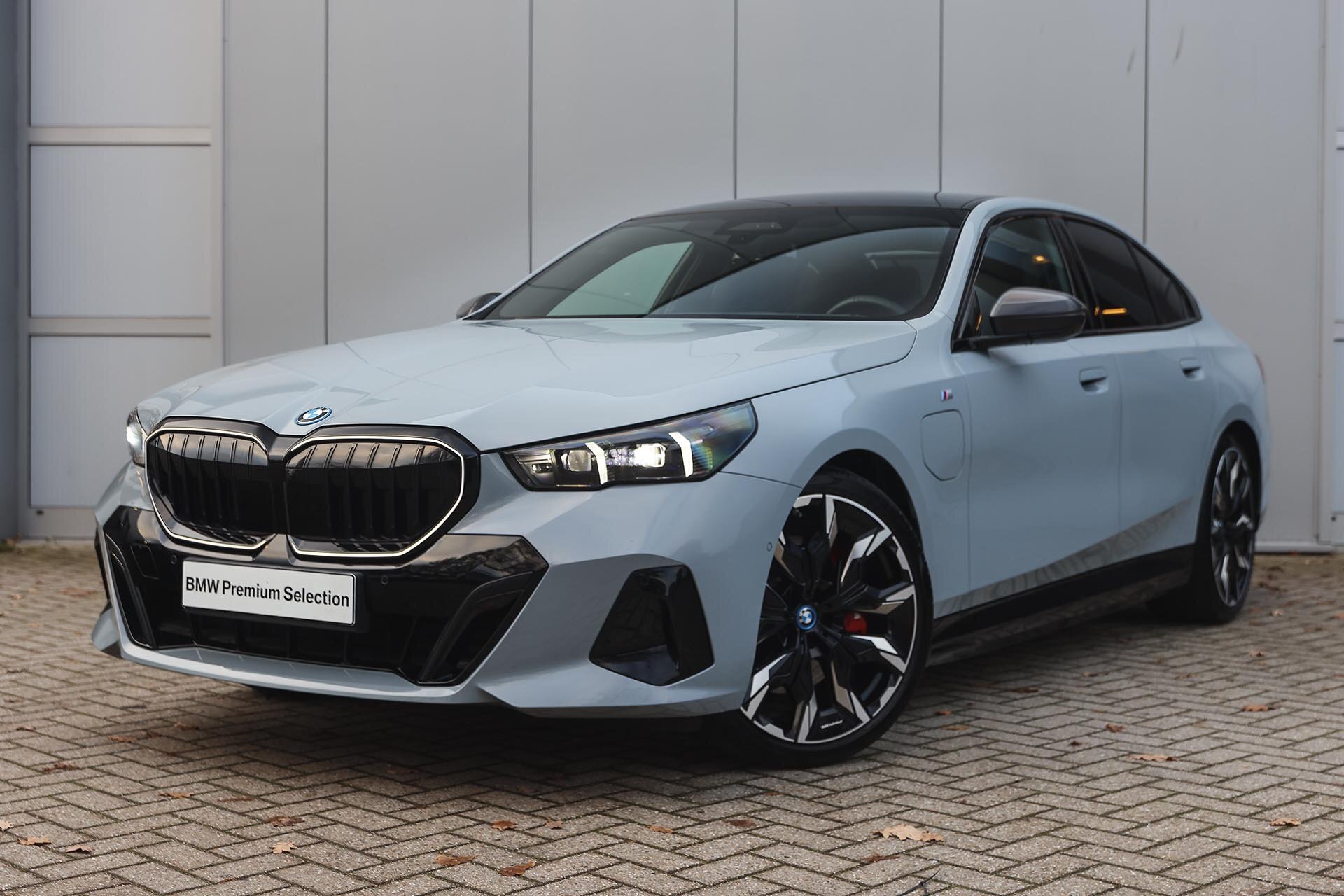 BMW 5 Serie 550e xDrive M Sport Automaat