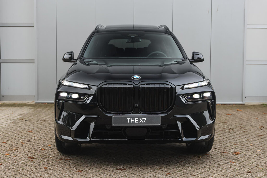 BMW X7 6