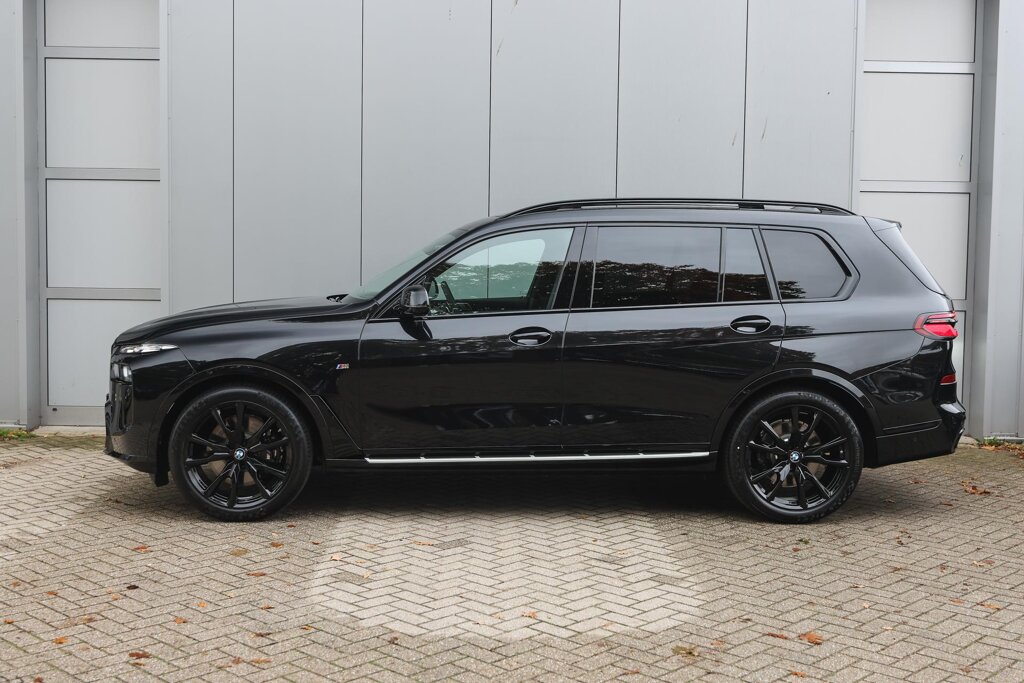 BMW X7 8