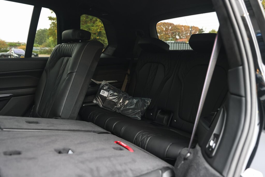 BMW X7 12