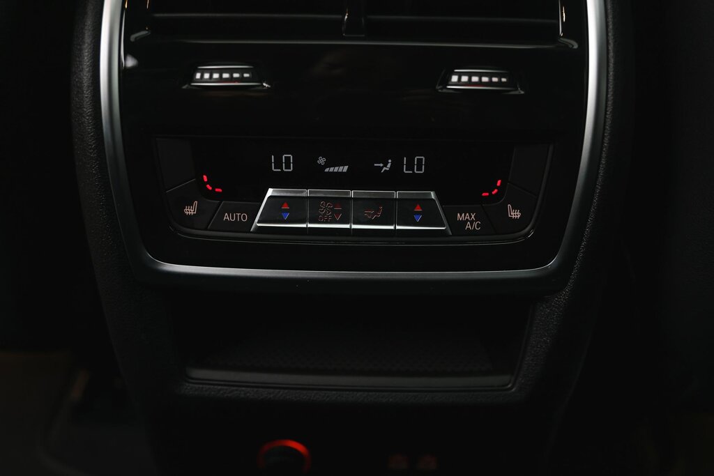 BMW X7 13