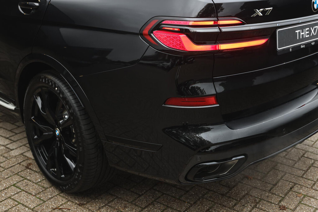 BMW X7 41