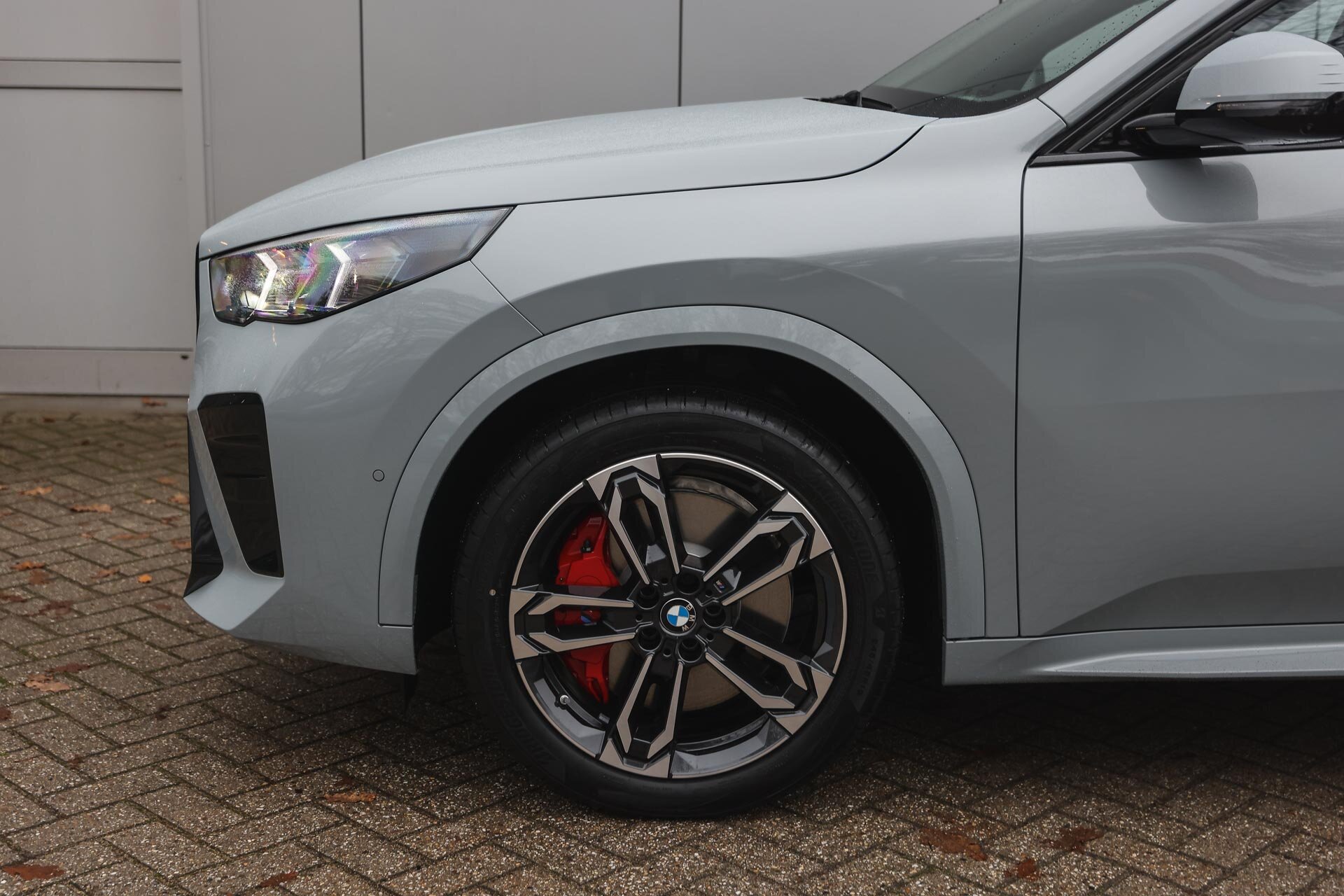 BMW iX2 eDrive20 High Executive M Sport - Afbeelding 4