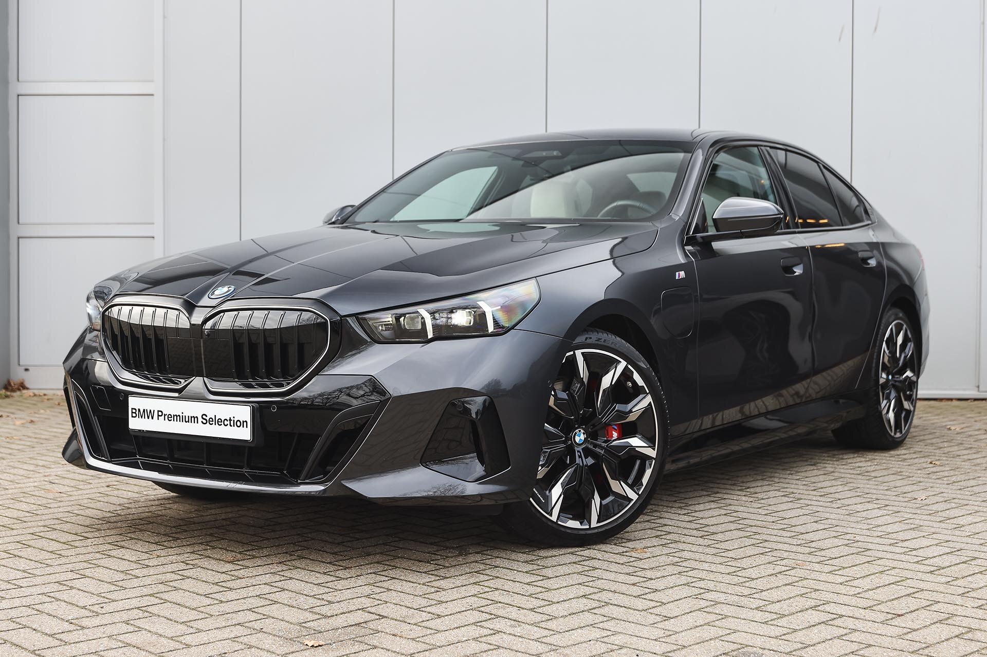BMW 5 Serie 550e xDrive M Sport Automaat