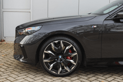 BMW 5 Serie 550e xDrive M Sport Automaat - Afbeelding 4
