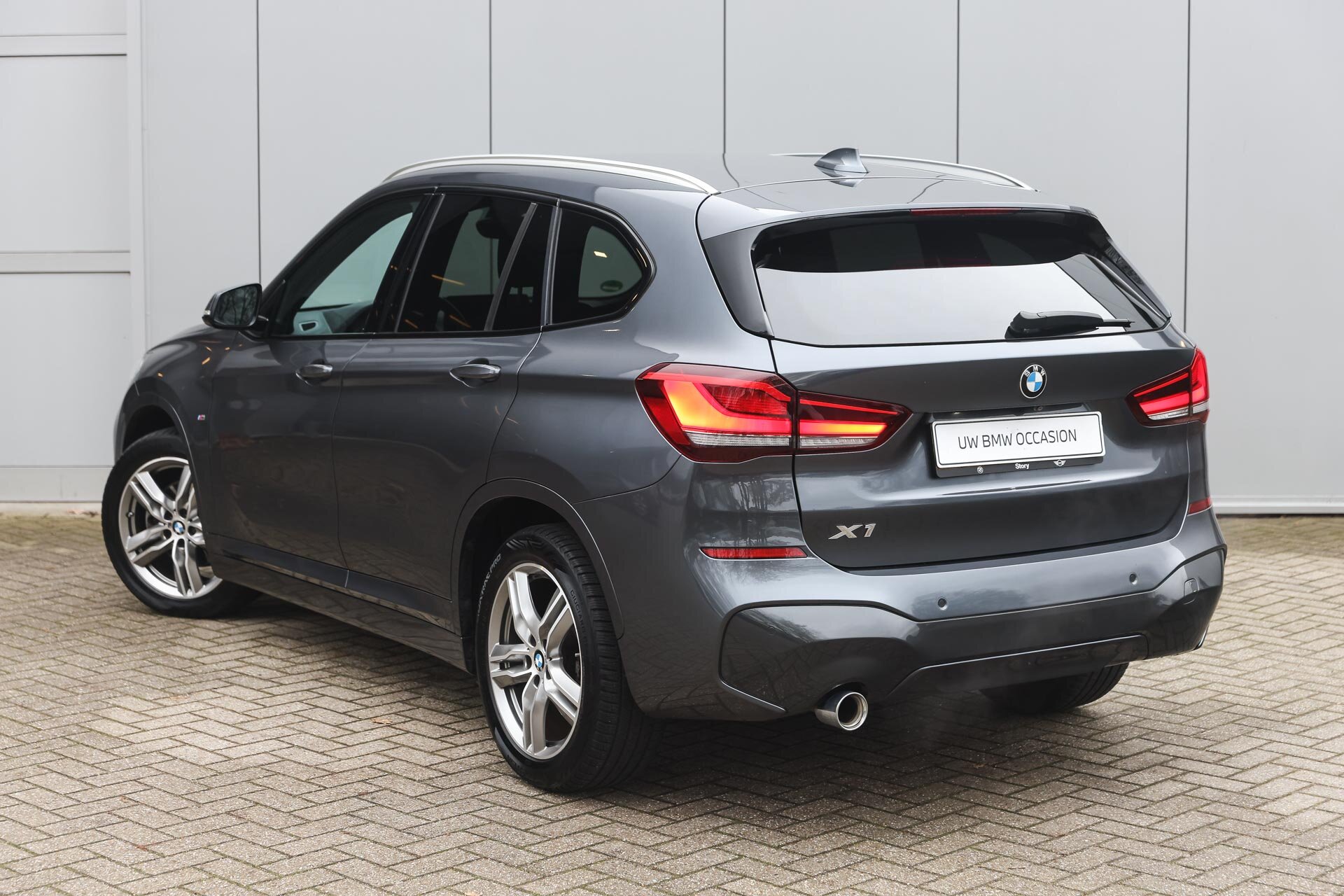 BMW X1 sDrive18i High Executive M Sport Automaat - Afbeelding 2