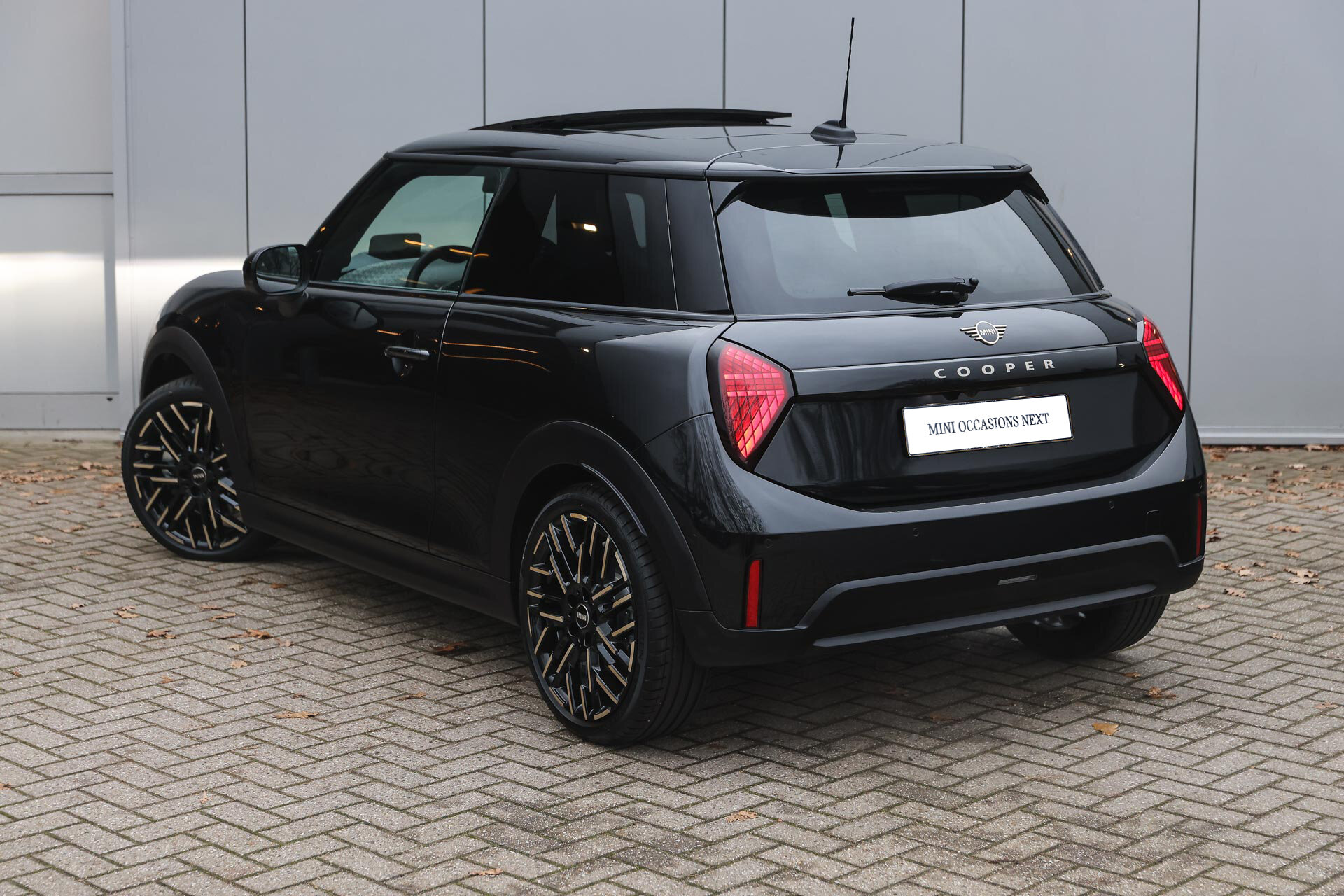 MINI 3-Deurs Hatchback Cooper C Automaat - Afbeelding 2