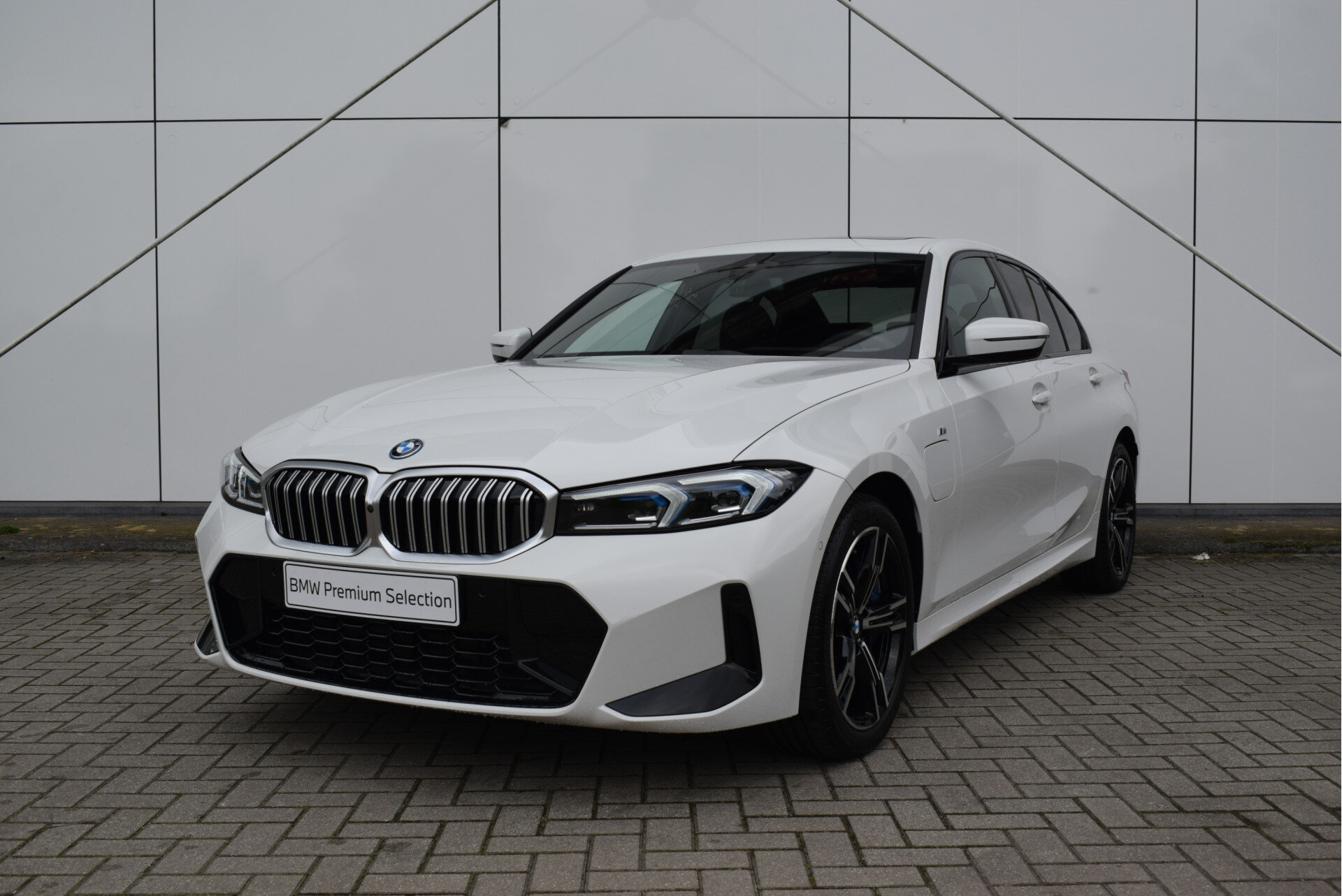 BMW 3 Serie 330e High Executive M Sport Automaat