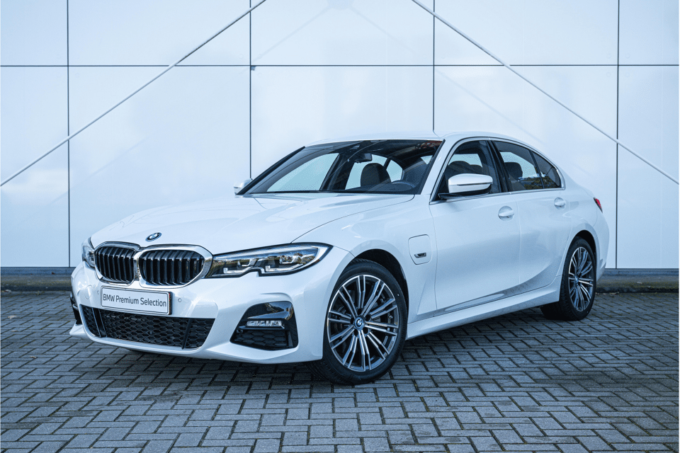 BMW 3 Serie 320e High Executive M Sport Automaat - Afbeelding 1