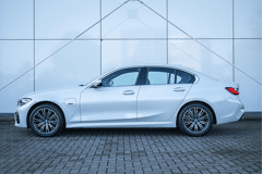BMW 3 Serie 320e High Executive M Sport Automaat - Afbeelding 2