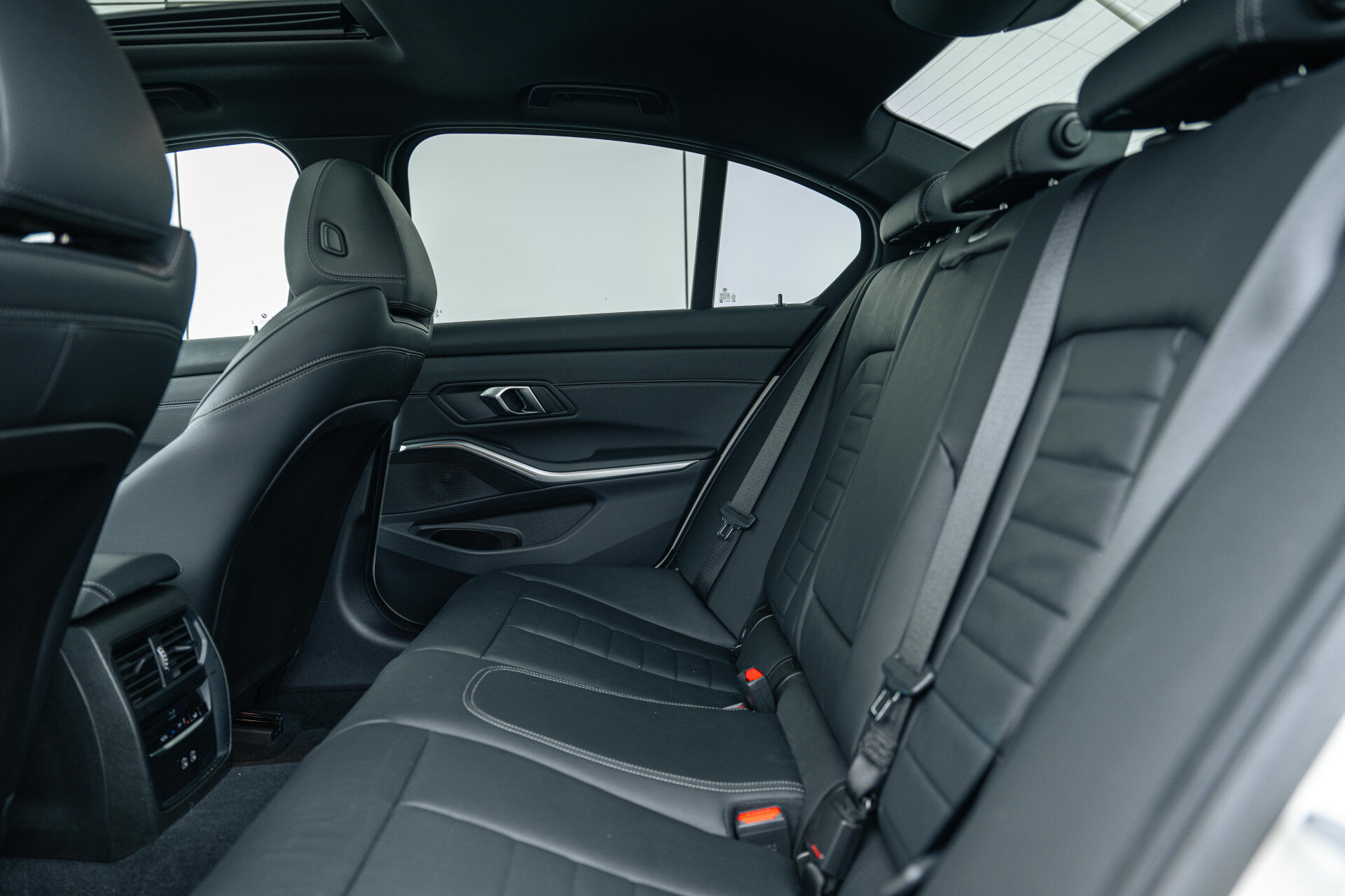 BMW 3 Serie 318i M Sport Automaat - Afbeelding 5