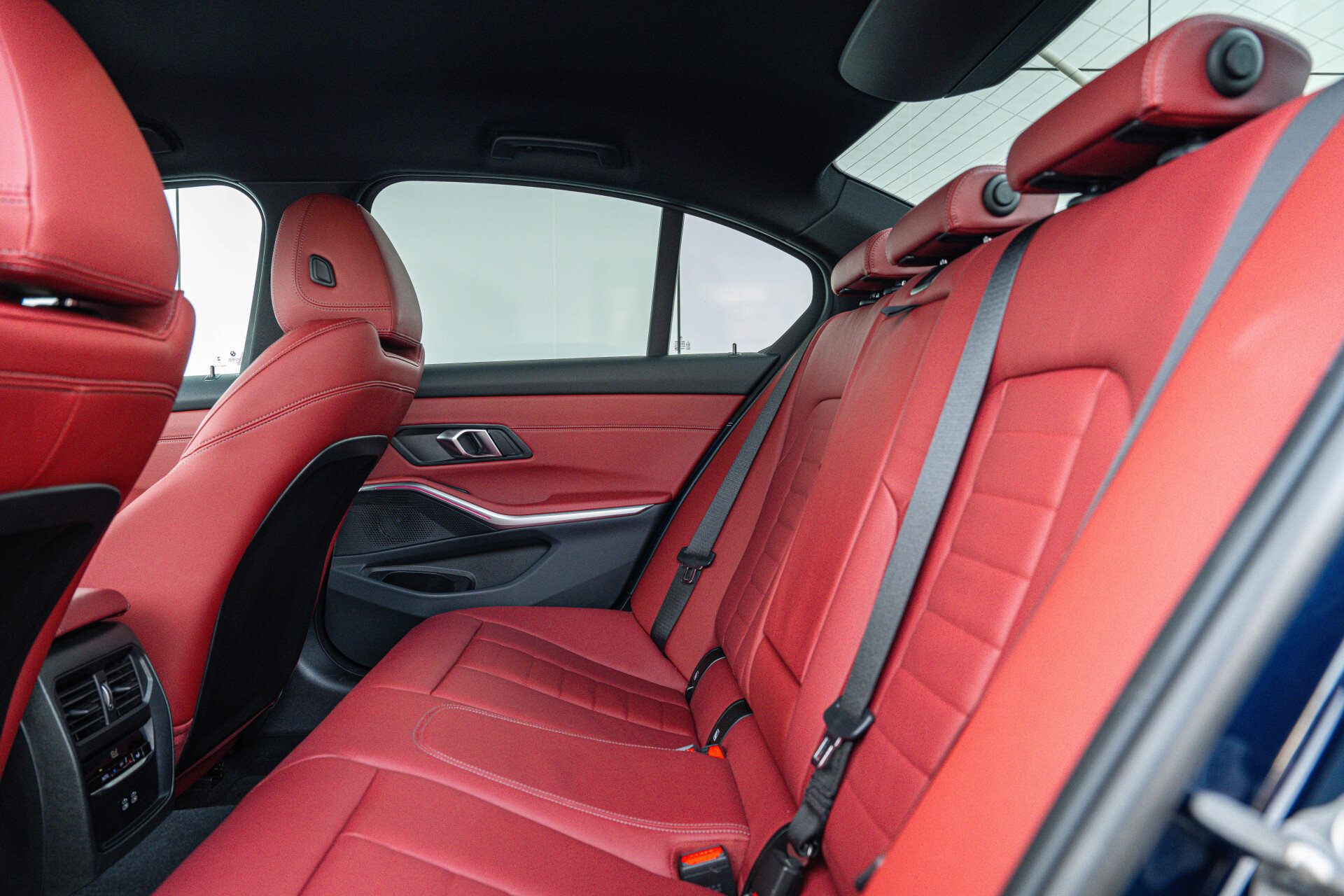 BMW 3 Serie 320e M Sport Automaat - Afbeelding 5