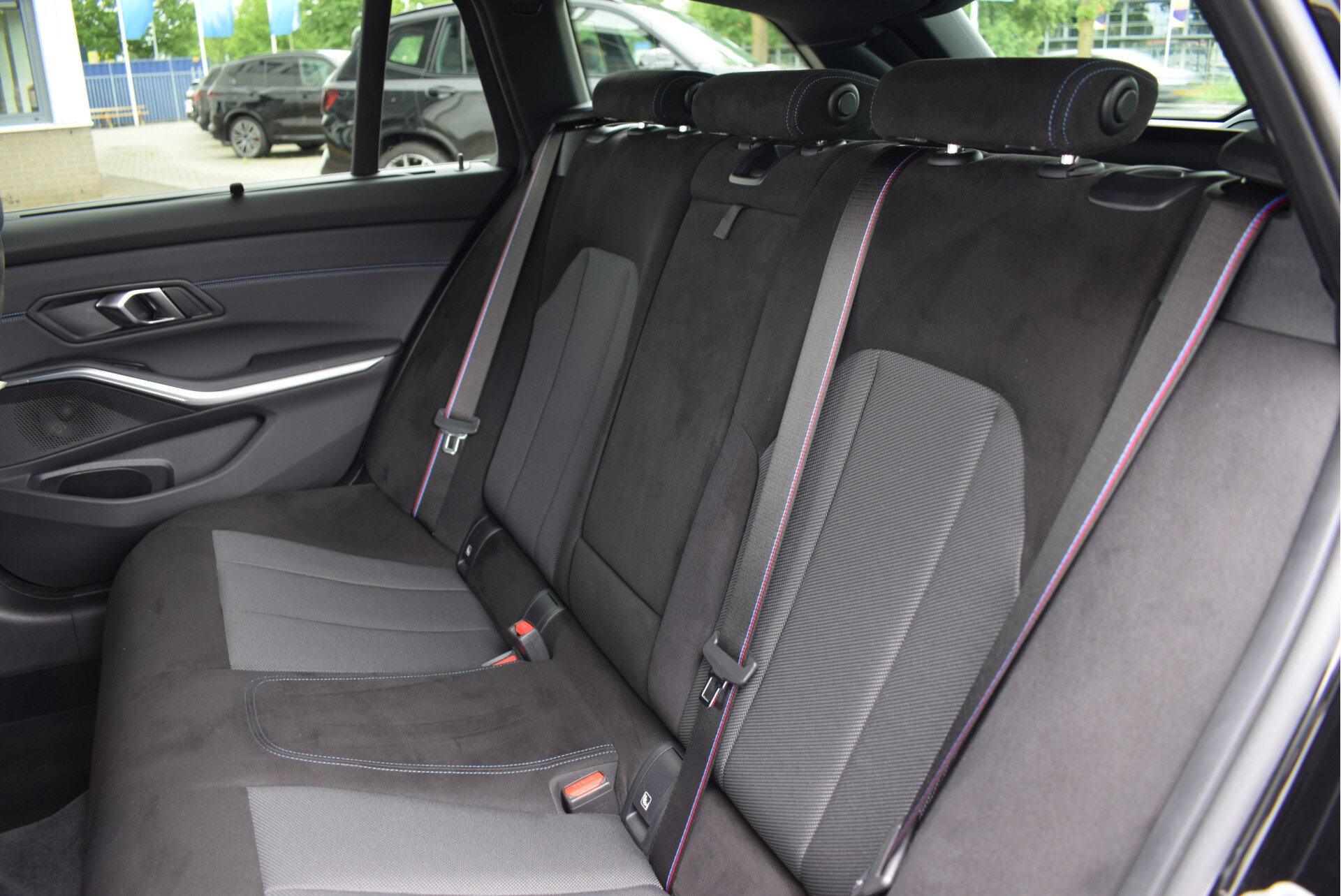 BMW 3 Serie Touring 330e xDrive M Sport Automaat - Afbeelding 5
