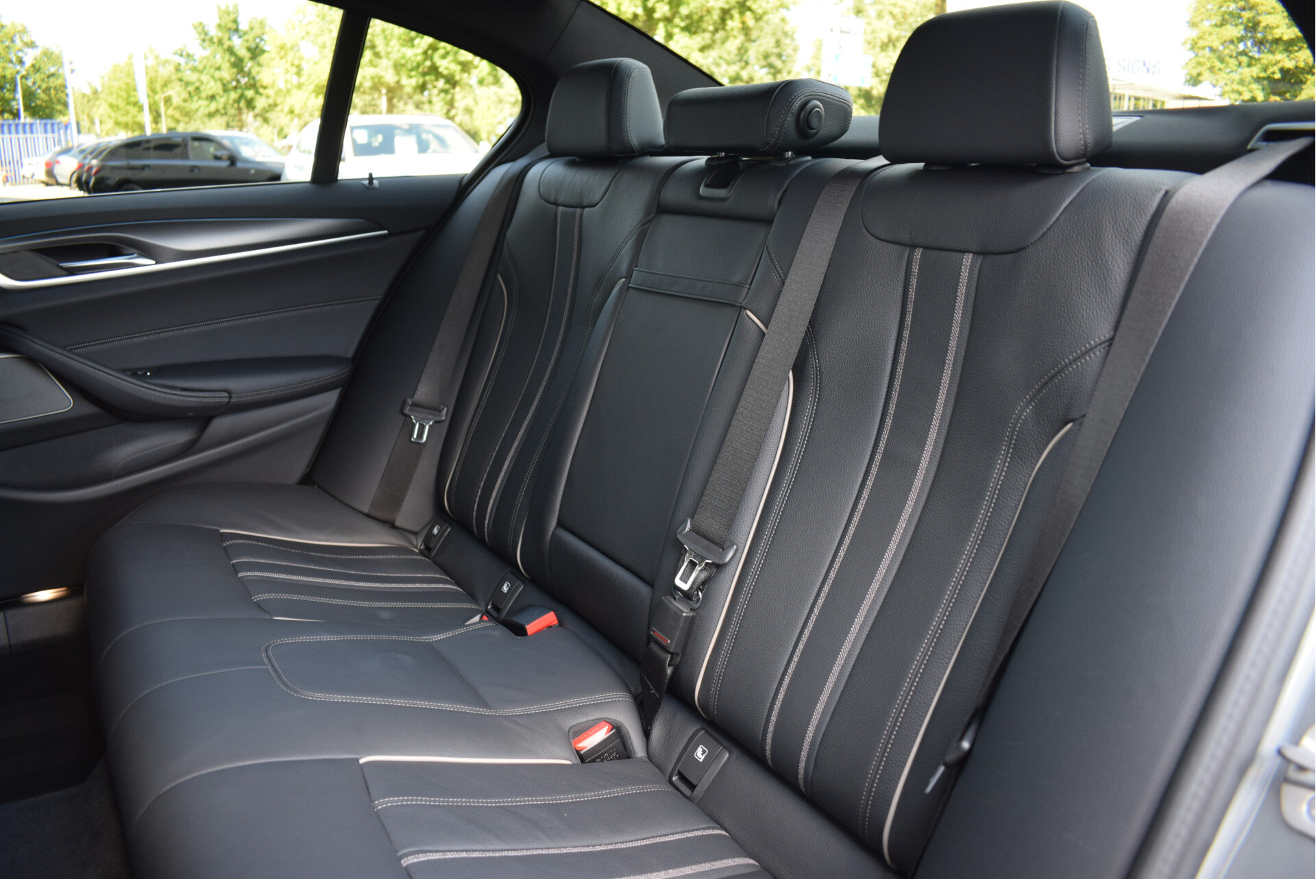 BMW 5 Serie 545e xDrive High Executive M Sport Automaat - Afbeelding 5