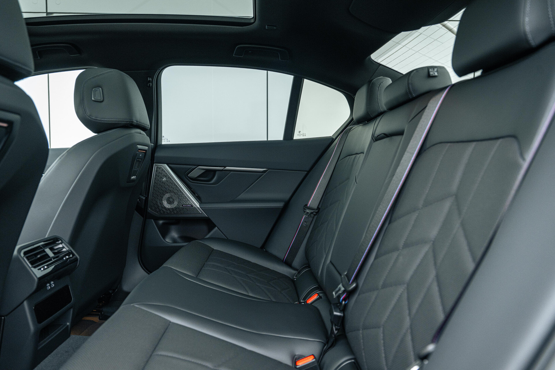 BMW 5 Serie 550e xDrive M Sport Automaat - Afbeelding 5