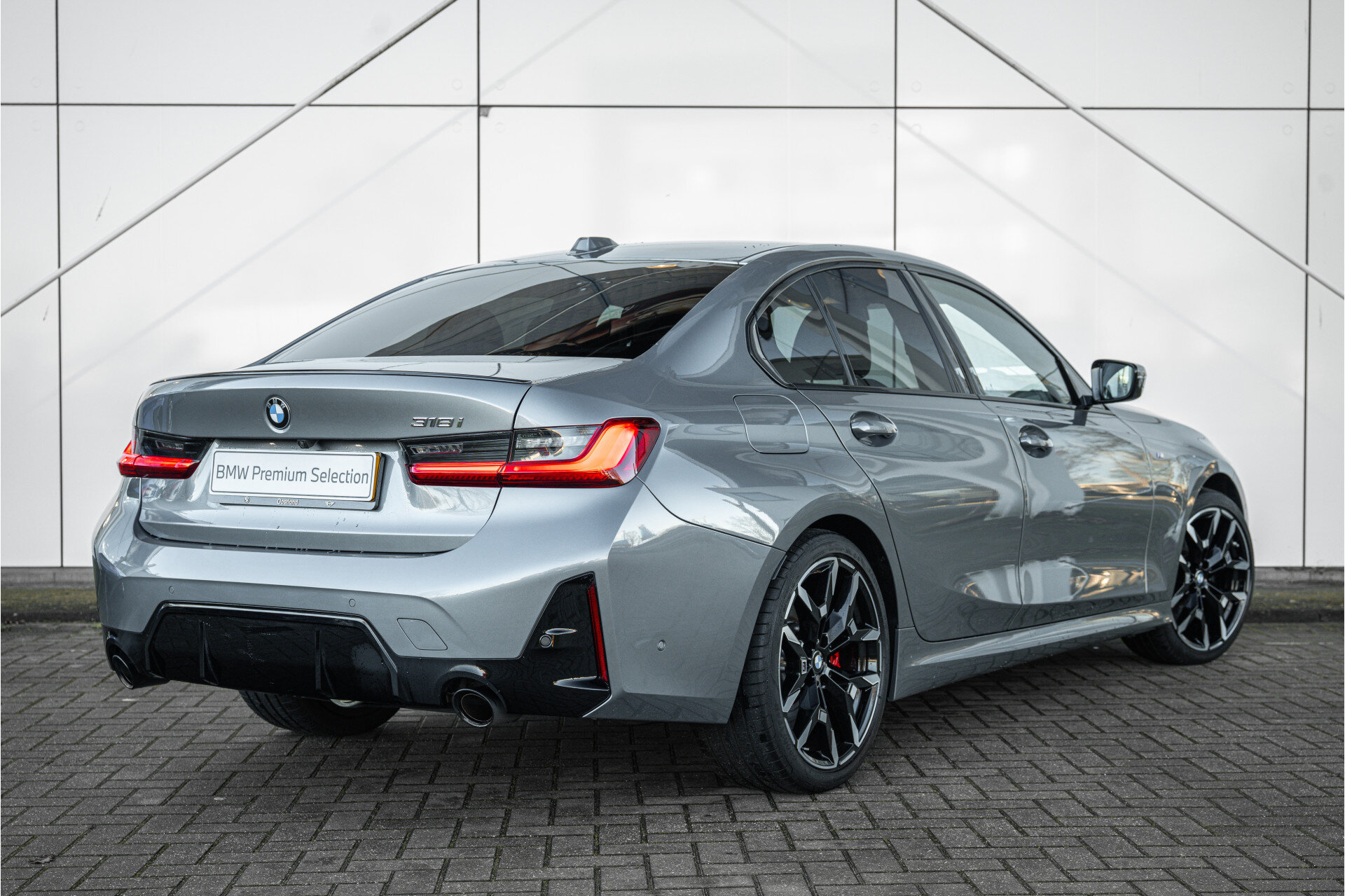 BMW 3 Serie 318i M Sport Automaat - Afbeelding 2