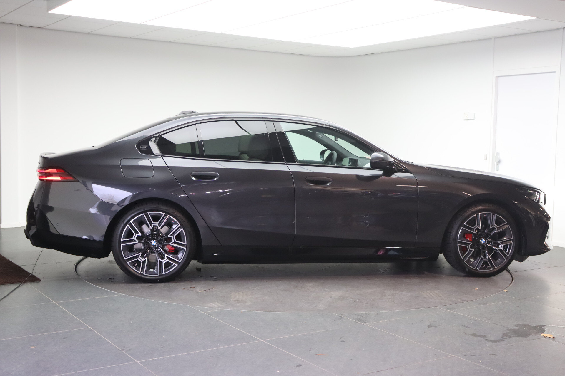 BMW i5 eDrive40 M Sport - Afbeelding 4