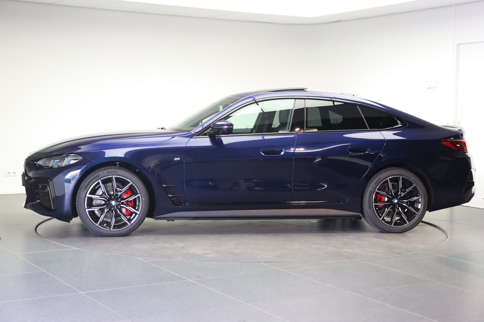 BMW i4 eDrive35 High Executive M Sport - Afbeelding 2