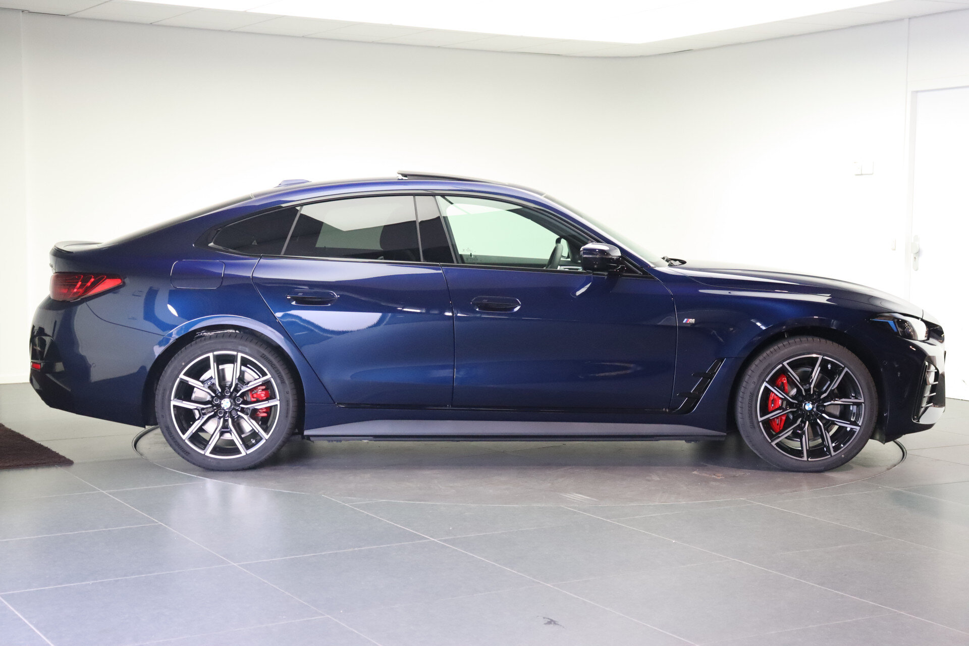 BMW i4 eDrive35 High Executive M Sport - Afbeelding 4