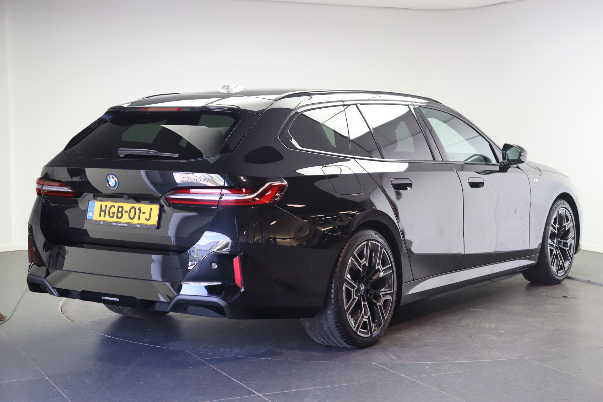 BMW 5 Serie Touring 530e M Sport Automaat - Afbeelding 3