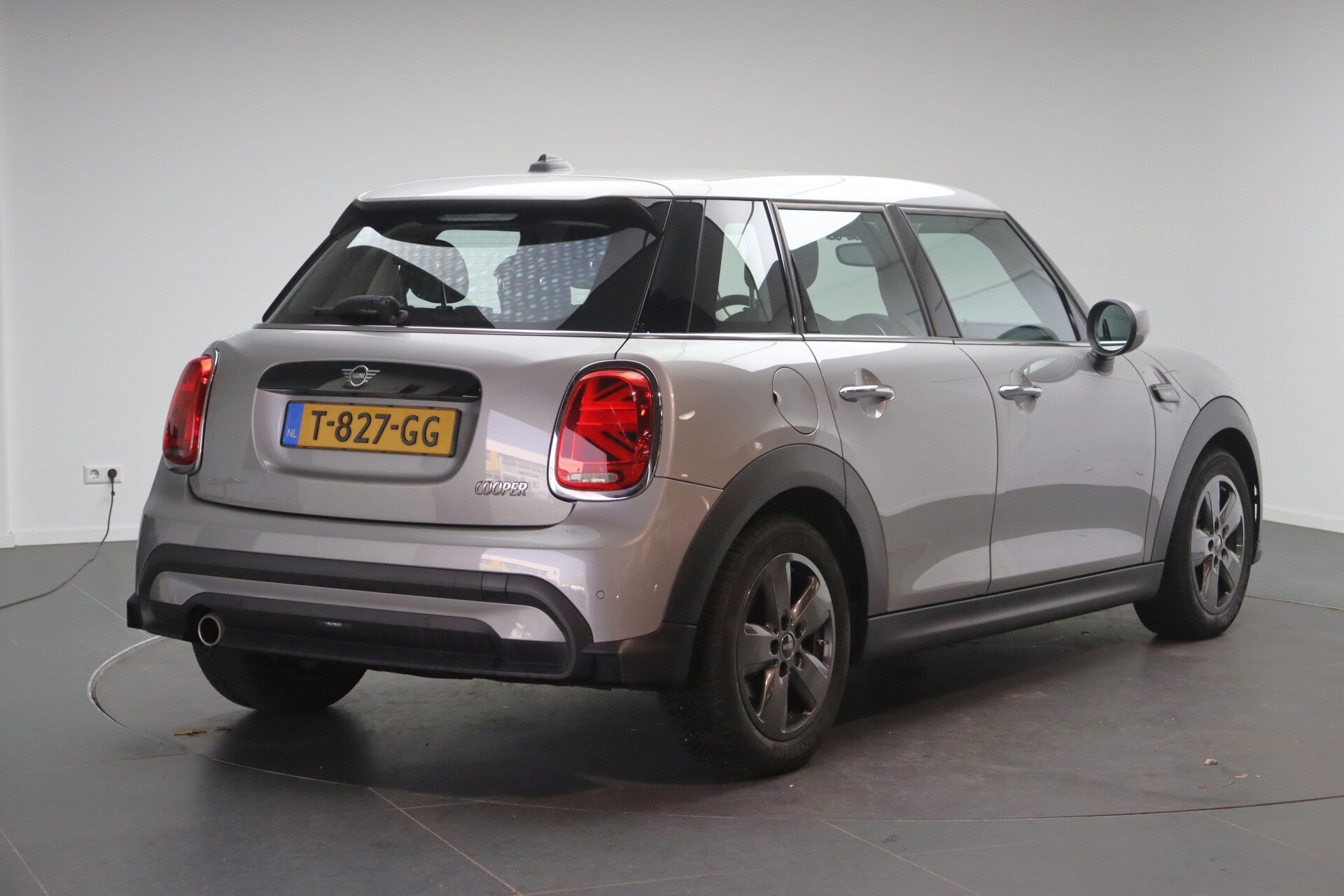 MINI Cooper Hatchback Classic Automaat - Afbeelding 3