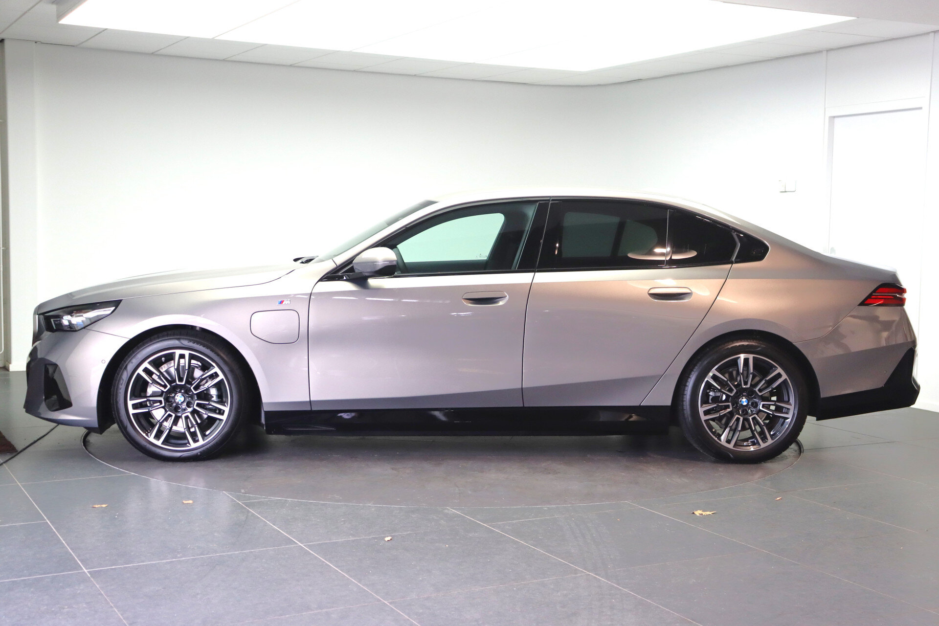 BMW 5 Serie 530e M Sport Automaat - Afbeelding 2