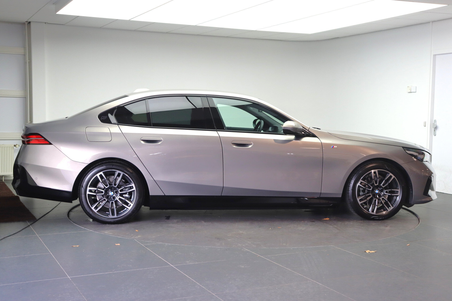 BMW 5 Serie 530e M Sport Automaat - Afbeelding 4