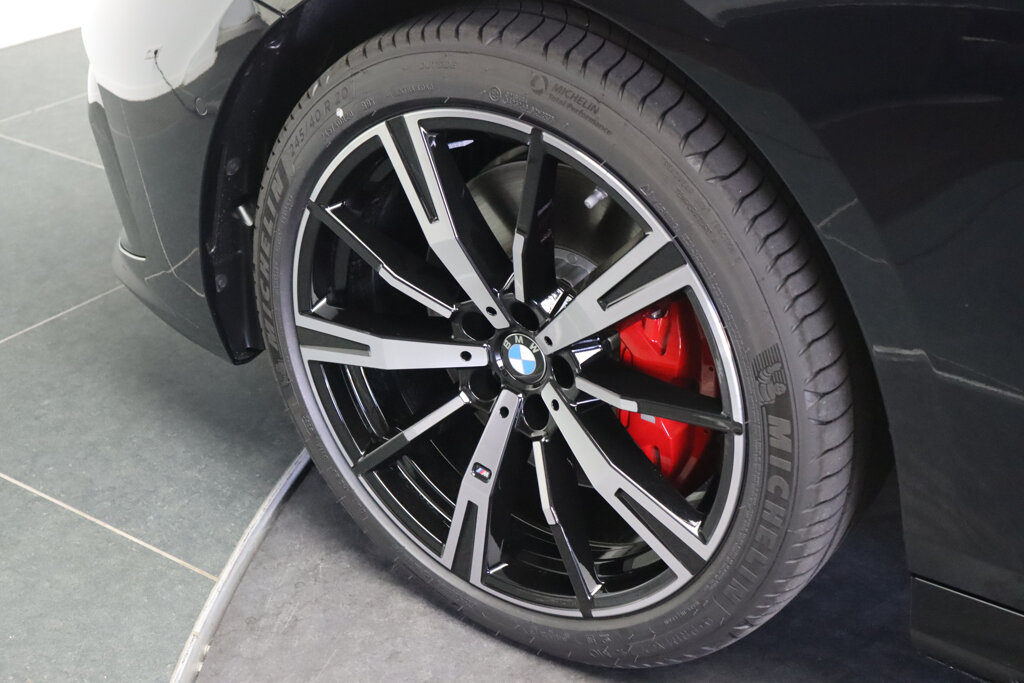 BMW i5 6