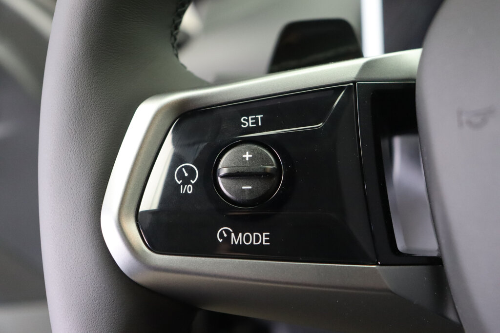 BMW i5 16