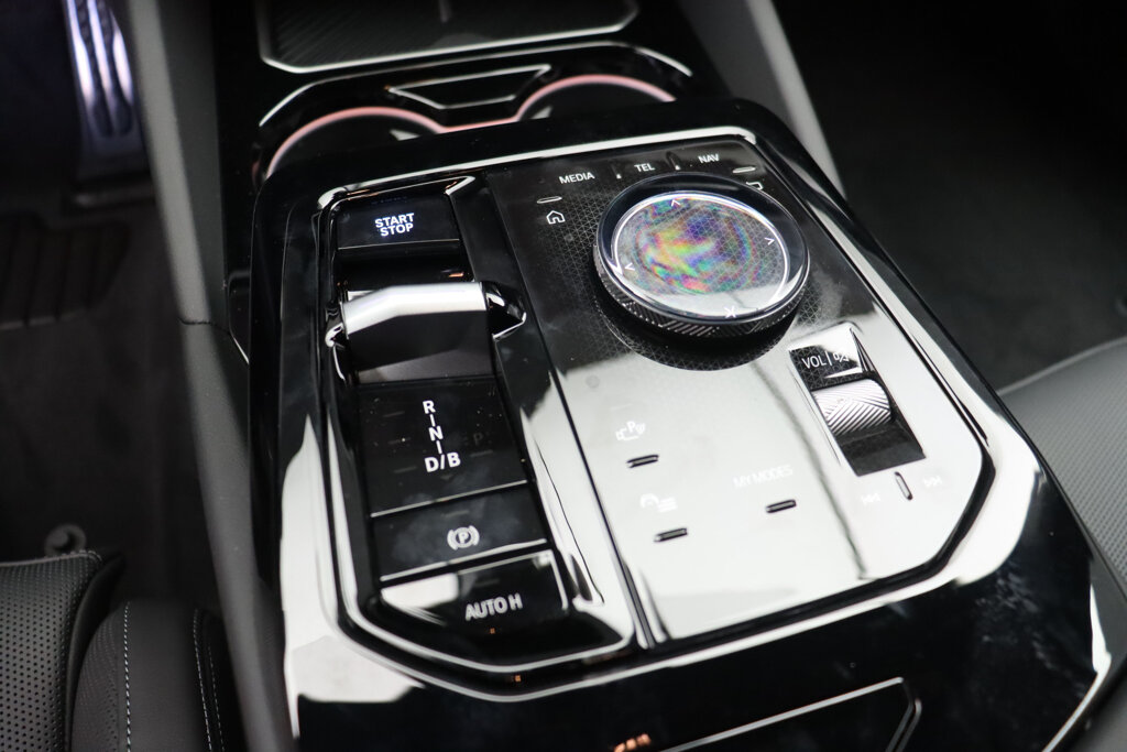 BMW i5 20