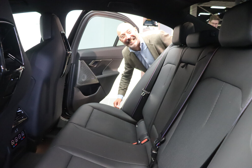 BMW i5 25