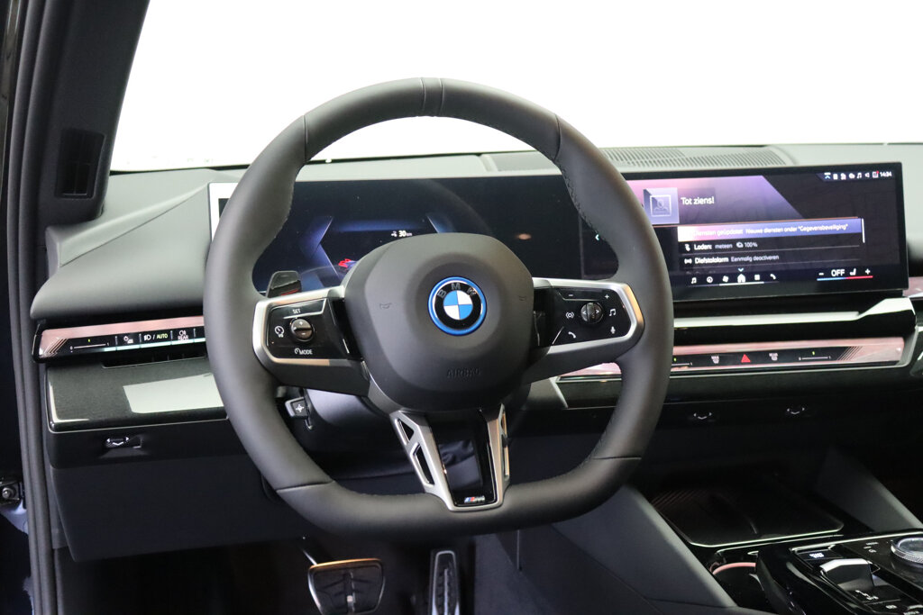 BMW i5 30