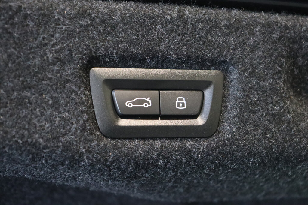 BMW i5 31