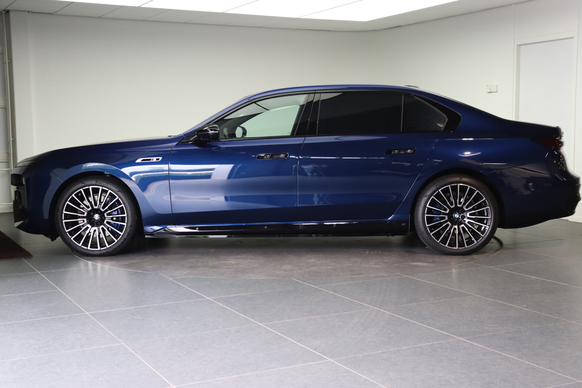 BMW i7 M70 xDrive High Executive - Afbeelding 2